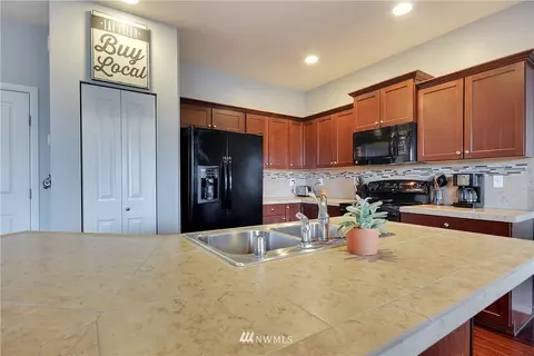 1905 201st St E, Spanaway, WA 98387 photo 9