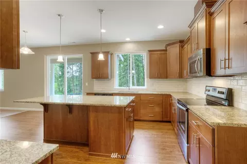 402 Buell St SW, Orting, WA 98360 photo 2
