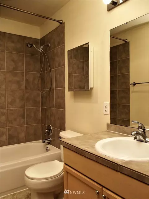 3914 243 Pl SE #L404, Bothell, WA 98021 photo 6