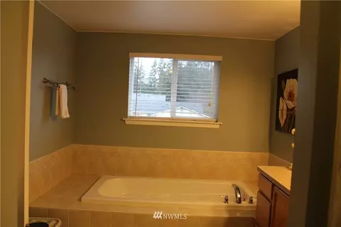 140 E Warbler Ct, Allyn, WA 98524 photo 22