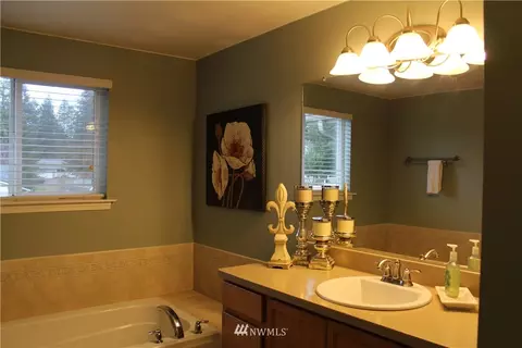 140 E Warbler Ct, Allyn, WA 98524 photo 21