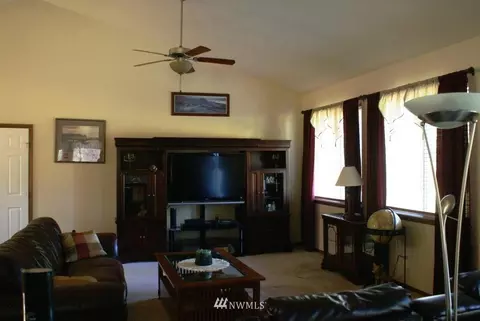 36412 28th Avenue Ct S, Roy, WA 98580 photo 5