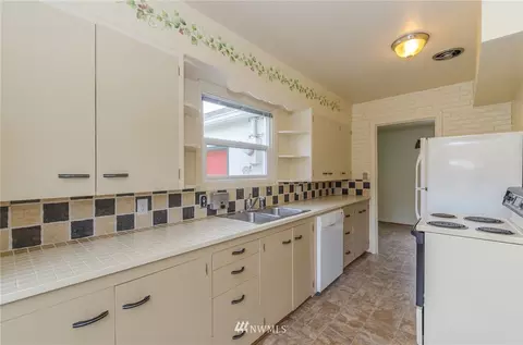 812 E Main St, Centralia, WA 98531 photo 7