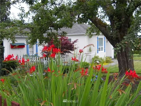 812 E Main St, Centralia, WA 98531 photo 2