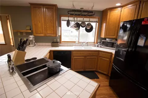 1815 Garfield St, Enumclaw, WA 98022 photo 8