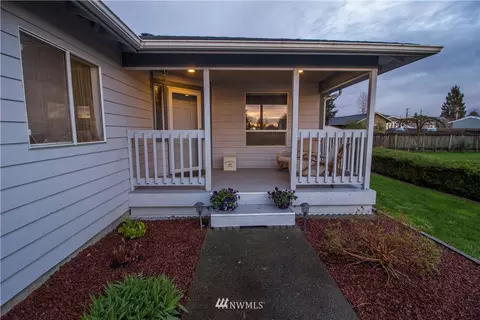 1815 Garfield St, Enumclaw, WA 98022 photo 3