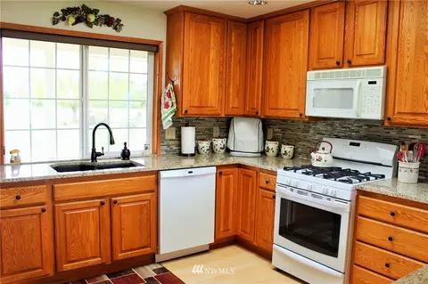 72 John Carl Rd, Sequim, WA 98382 photo 3