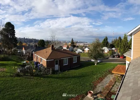 2216 E Wright Ave, Tacoma, WA 98404 photo 2