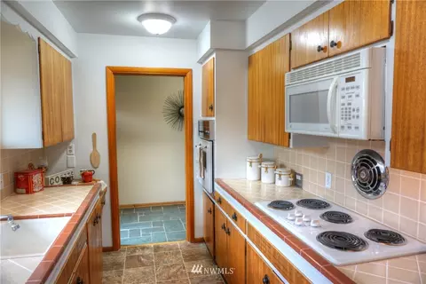 5009 View Dr, Everett, WA 98203 photo 8