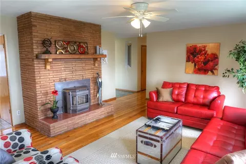 5009 View Dr, Everett, WA 98203 photo 3