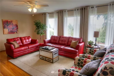 5009 View Dr, Everett, WA 98203 photo 4