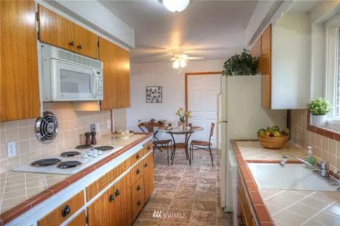 5009 View Dr, Everett, WA 98203 photo 7