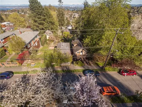 438 24th Ave E, Seattle, WA 98112 photo 2