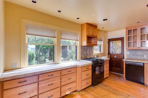 2609 Rucker Ave, Everett, WA 98201 photo 6