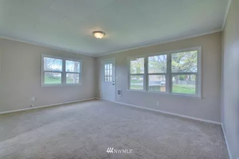 14320 29th St E, Sumner, WA 98390 photo 9