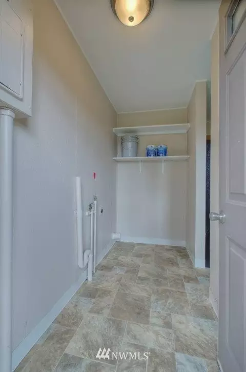14320 29th St E, Sumner, WA 98390 photo 5
