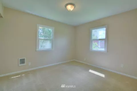 14320 29th St E, Sumner, WA 98390 photo 8