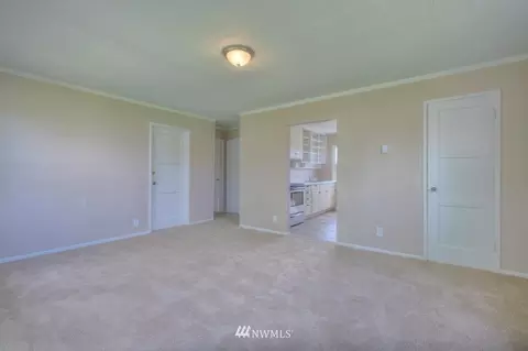 14320 29th St E, Sumner, WA 98390 photo 2