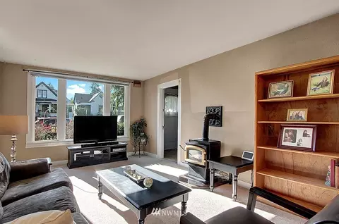 2315 Rockefeller Ave, Everett, WA 98201 photo 2