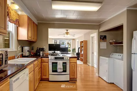 2315 Rockefeller Ave, Everett, WA 98201 photo 3