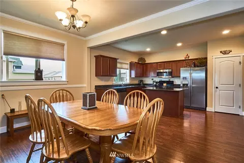 410 Bondgard Ave E, Enumclaw, WA 98022 photo 5