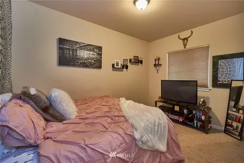 410 Bondgard Ave E, Enumclaw, WA 98022 photo 14