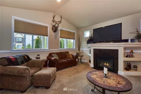 410 Bondgard Ave E, Enumclaw, WA 98022 photo 4