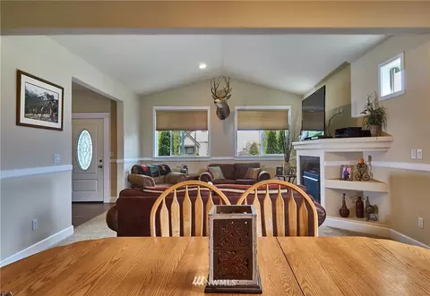 410 Bondgard Ave E, Enumclaw, WA 98022 photo 10