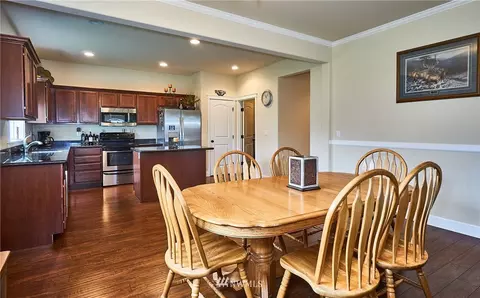 410 Bondgard Ave E, Enumclaw, WA 98022 photo 6