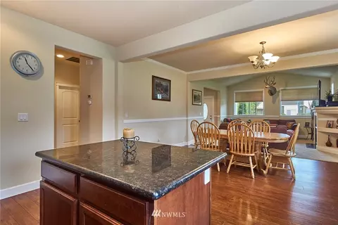 410 Bondgard Ave E, Enumclaw, WA 98022 photo 9
