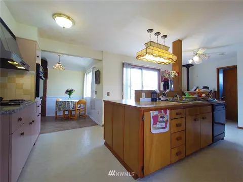 442 W Hammond St, Sequim, WA 98382 photo 9