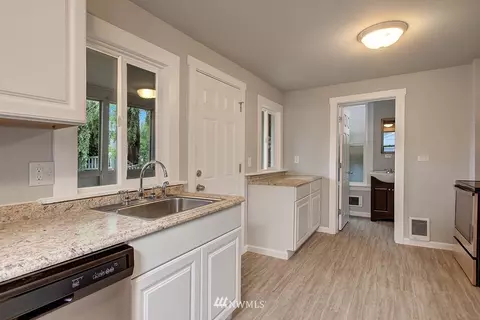 3406 Rockefeller Ave, Everett, WA 98201 photo 4