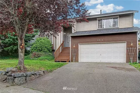 8916 W Mall Dr, Everett, WA 98208 photo 2