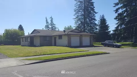 1841 Florence St, Enumclaw, WA 98022 photo 1