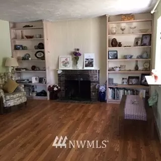 290 W Spruce St, Sequim, WA 98382 photo 2