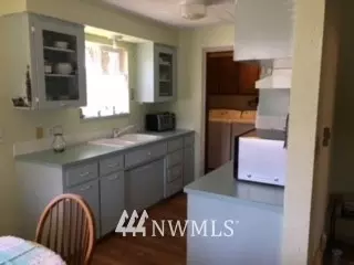 290 W Spruce St, Sequim, WA 98382 photo 6