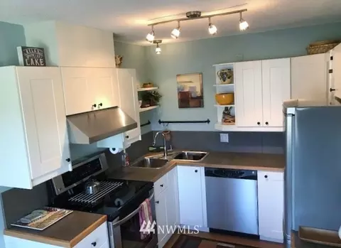 403 E Allen Ave, Chelan, WA 98816 photo 4