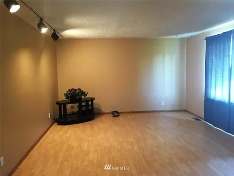1315 E Hemlock St, Othello, WA 99344 photo 4