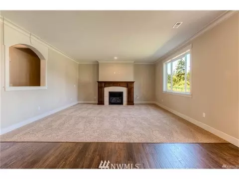 712 Koehler Ave SW, Orting, WA 98360 photo 5