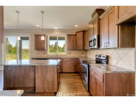 712 Koehler Ave SW, Orting, WA 98360 photo 3