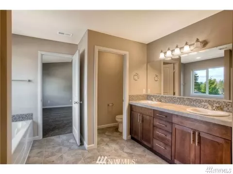 710 Koehler Ave SW, Orting, WA 98360 photo 8