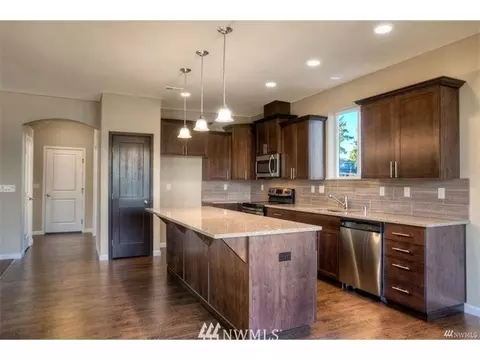 710 Koehler Ave SW, Orting, WA 98360 photo 2