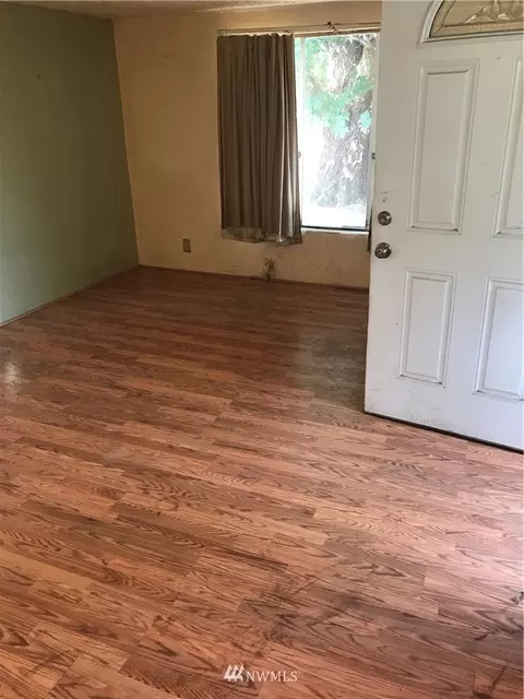 12009 S 68th Ave S, Seattle, WA 98178 photo 2