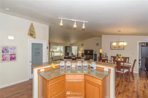 17510 Pendleton St, Rochester, WA 98579 photo 5