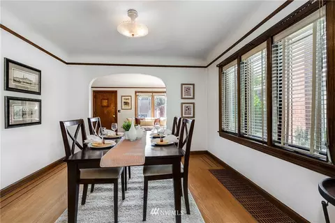 552 N 73rd St, Seattle, WA 98103 photo 8