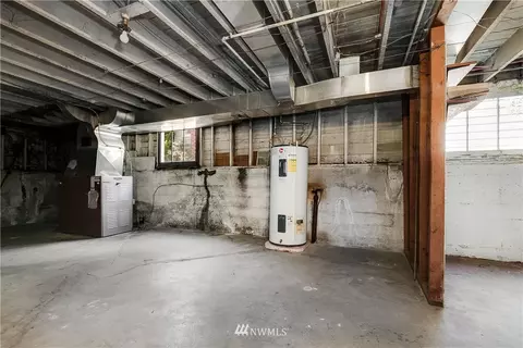 552 N 73rd St, Seattle, WA 98103 photo 20