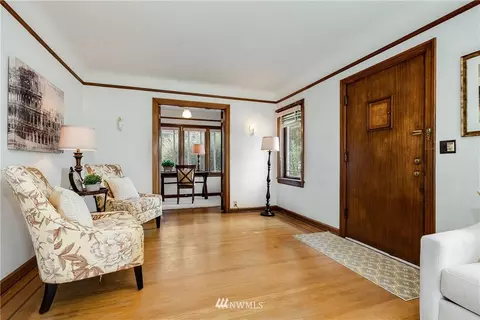 552 N 73rd St, Seattle, WA 98103 photo 5