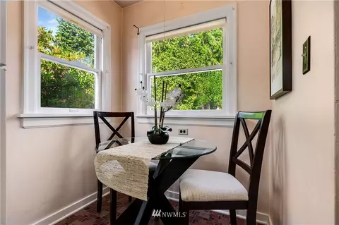 552 N 73rd St, Seattle, WA 98103 photo 11