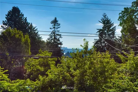 445 24th Ave E, Seattle, WA 98112 photo 1
