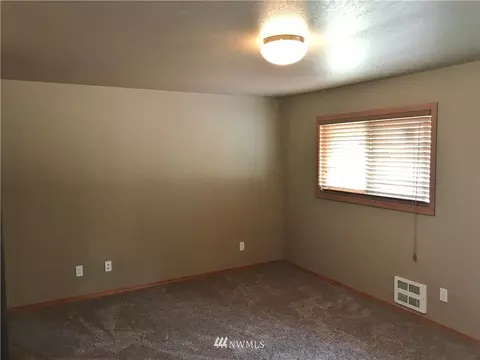 319 Middle Fork Rd, Chehalis, WA 98532 photo 18